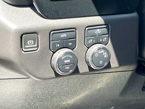 Used 2024 Chevrolet Silverado 1500 LT AWD/4WD image 10