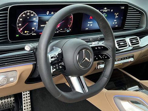 New 2026 Mercedes-Benz GLS 450 4MATIC image 14