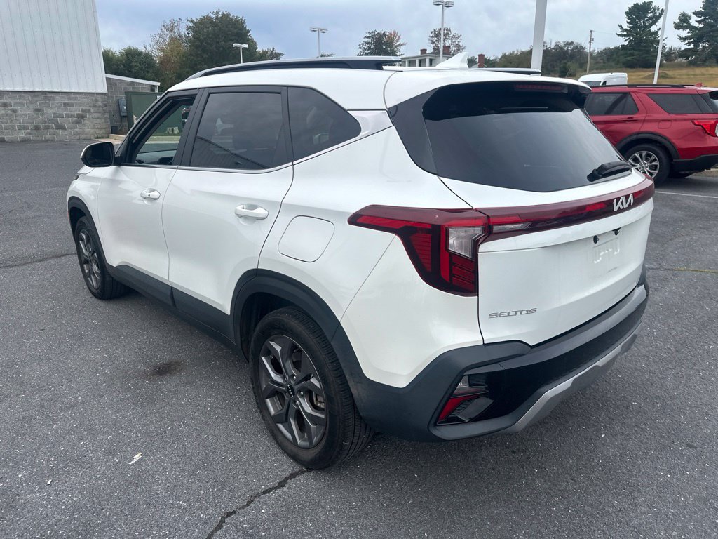 Used 2024 Kia Seltos S AWD/4WD image 5