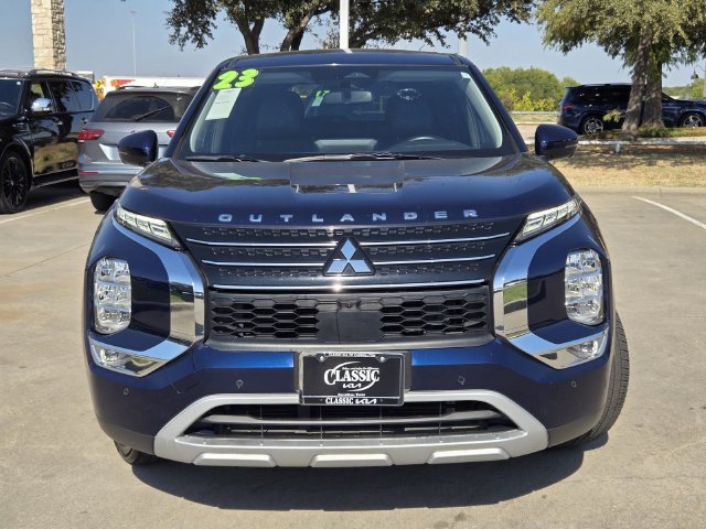 Used 2023 Mitsubishi Outlander SE FWD image 2