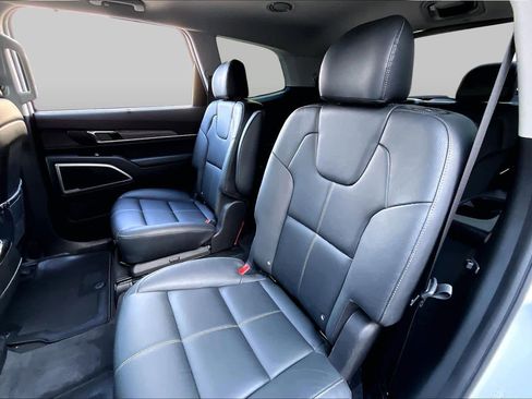 Used 2022 Kia Telluride EX w/ EX Premium Package FWD image 21