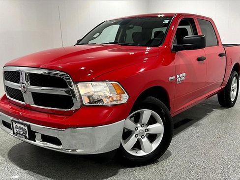 Used 2023 RAM 1500 Classic SLT image 3
