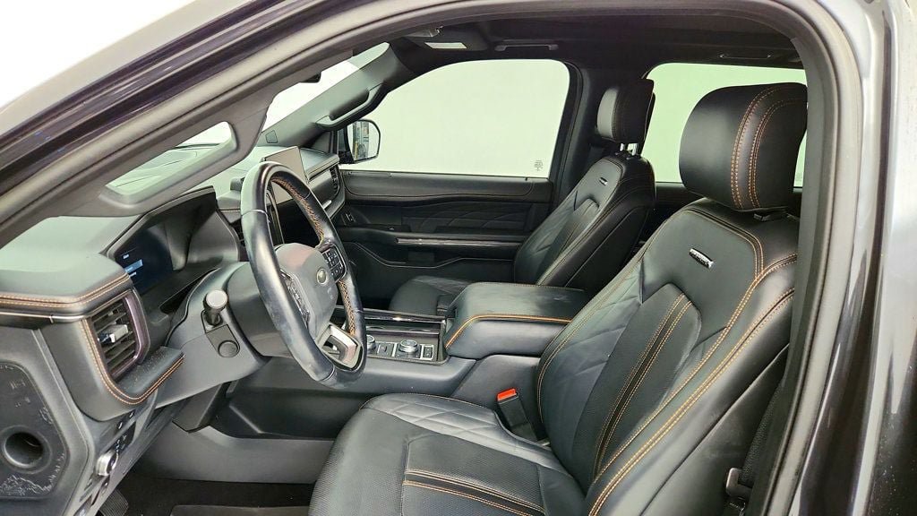 Used 2022 Ford Expedition Platinum AWD/4WD image 18