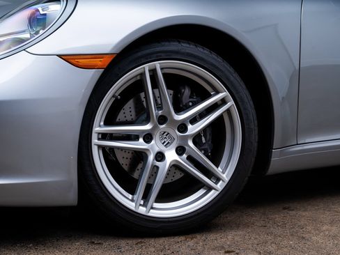Used 2018 Porsche 911 Carrera RWD image 4