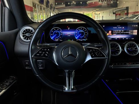 Used 2024 Mercedes-Benz EQB 250+ image 41