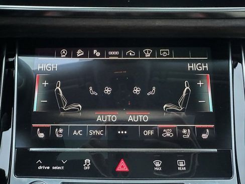 Used 2023 Audi Q7 3.0T Prestige image 25