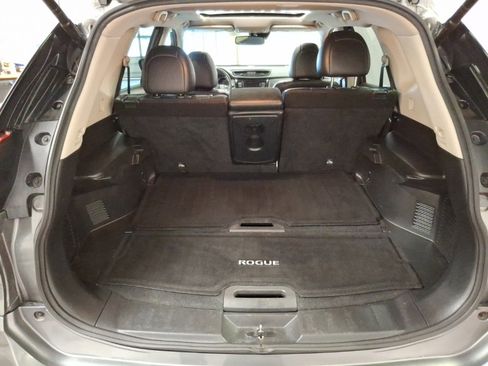 Used 2020 Nissan Rogue SL w/ Premium Package image 12