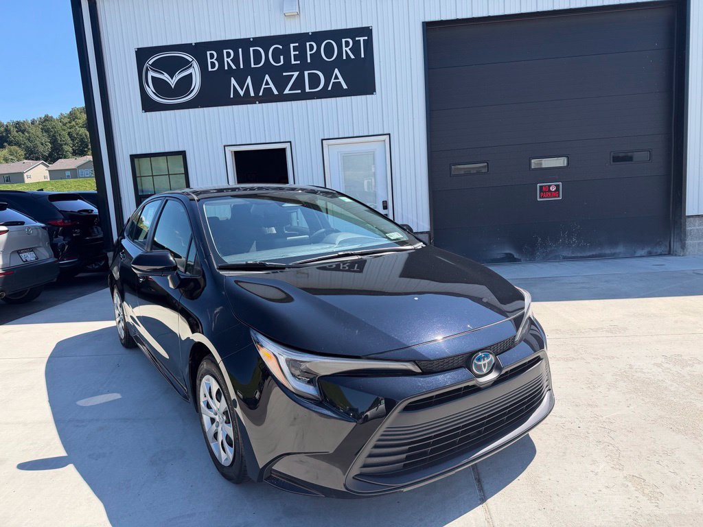 Used 2024 Toyota Corolla LE AWD/4WD image 1