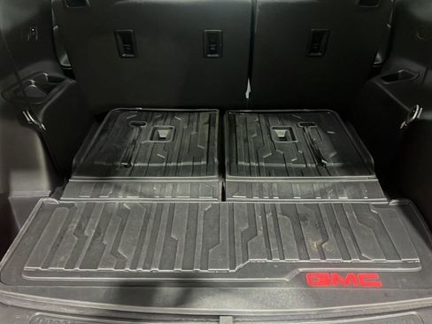 Used 2020 GMC Acadia Denali w/ Technology Package image 10