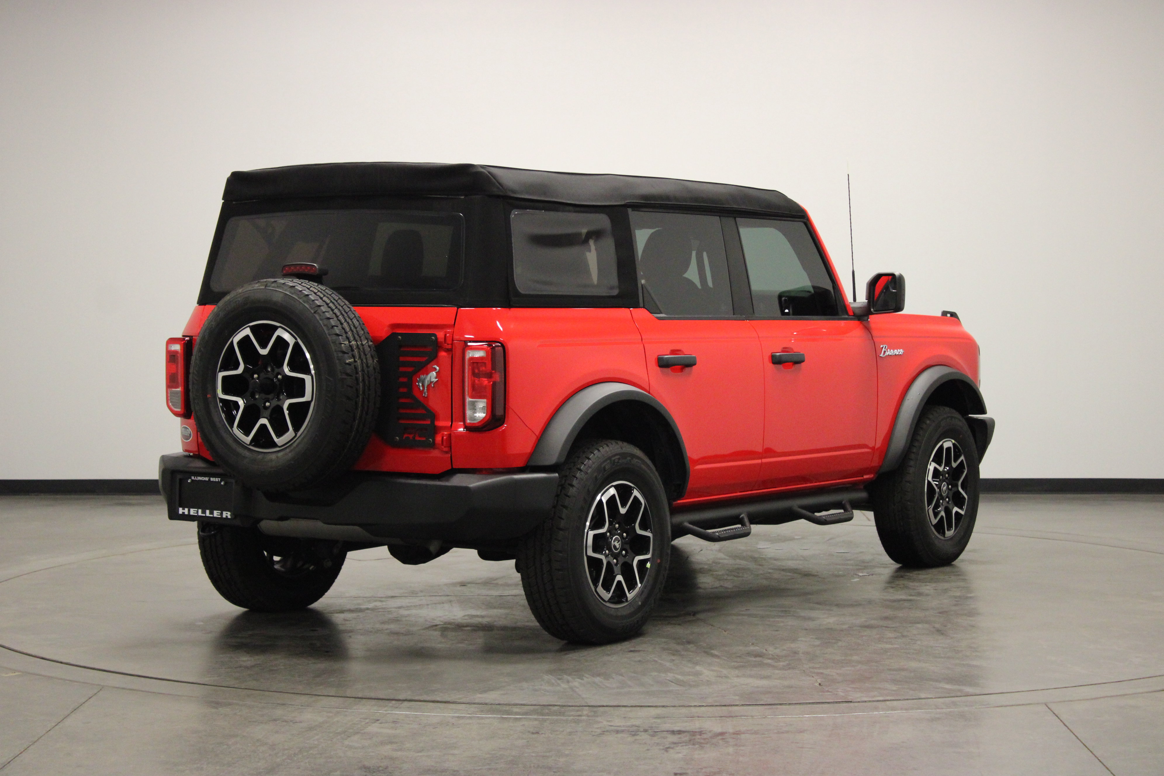 Used 2023 Ford Bronco 4-Door AWD/4WD image 8