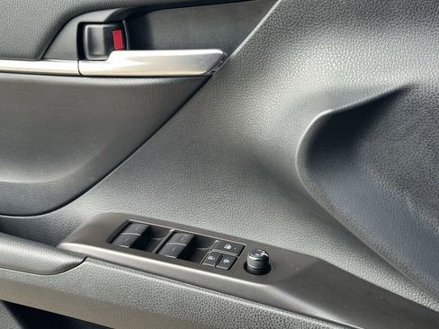 Used 2024 Toyota Camry SE FWD image 23