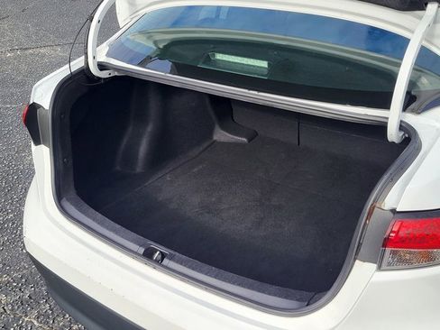 Used 2023 Toyota Corolla LE image 4