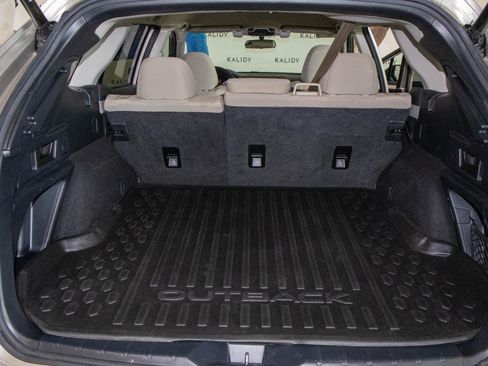 Used 2020 Subaru Outback Premium image 23