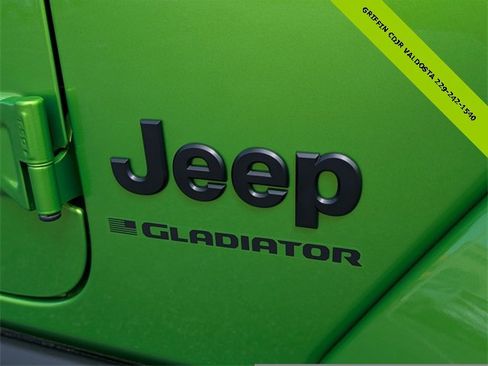 New 2025 Jeep Gladiator Willys image 13