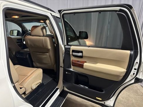 Used 2015 Toyota Sequoia Platinum AWD/4WD image 34
