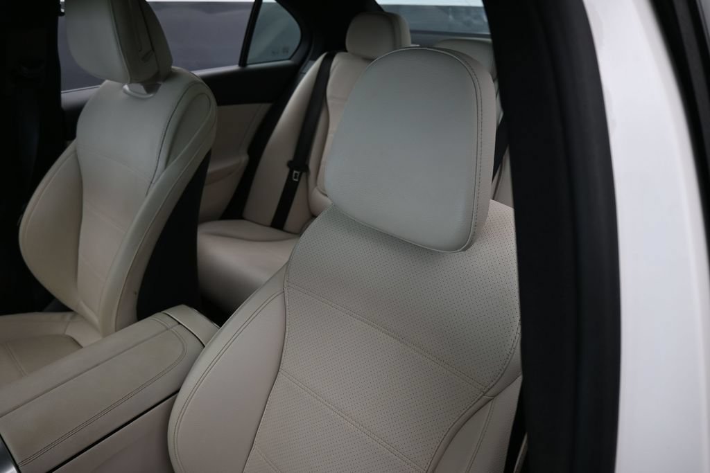 Used 2025 Mercedes-Benz C 300 Sedan image 19