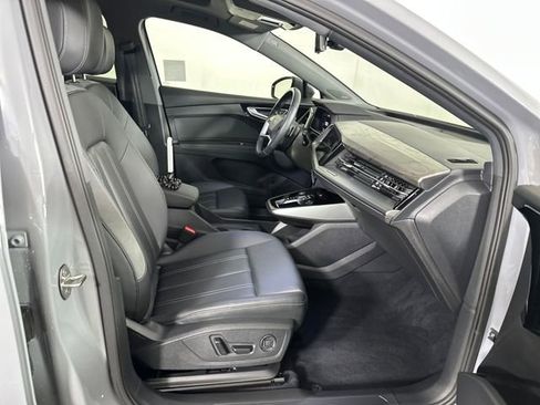 Used 2024 Audi Q4 e-tron Premium Plus w/ Premium Plus image 28