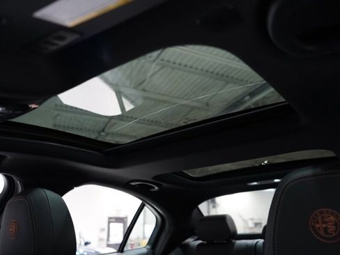 New 2025 Alfa Romeo Giulia Intensa AWD w/ Driving Assist Package image 17