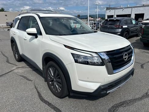 Certified 2023 Nissan Pathfinder SL w/ SL Premium Package AWD/4WD image 11