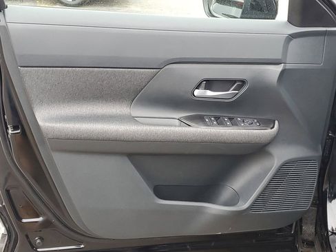 New 2026 Nissan Kicks SV image 8