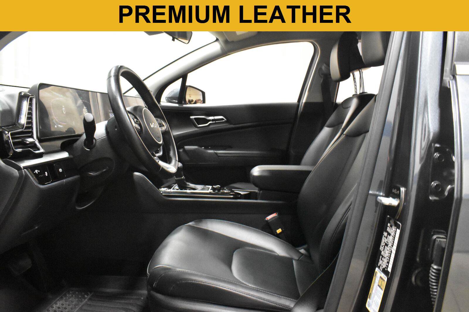 Used 2024 Kia Sportage EX FWD image 4