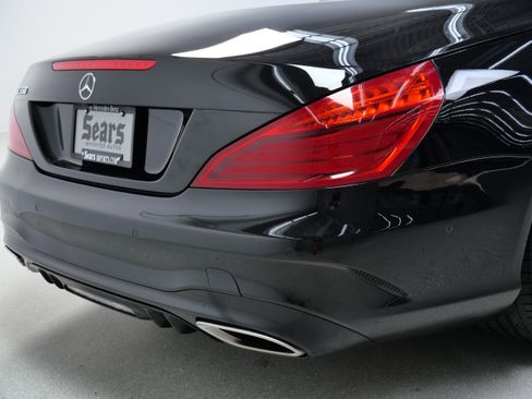 Used 2017 Mercedes-Benz SL 550 image 5