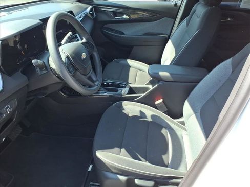 Used 2025 Chevrolet TrailBlazer LT AWD/4WD image 12