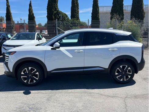 Used 2025 Nissan Kicks SR FWD image 7