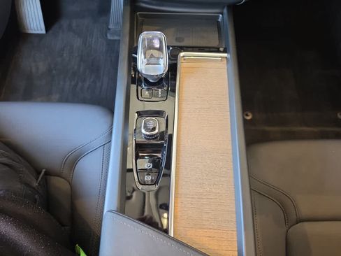 Used 2026 Volvo XC60 B5 Plus w/ Protection Package Premier AWD/4WD image 16