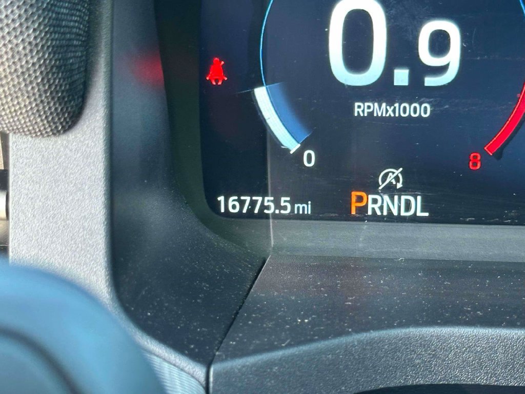 Used 2025 Ford Explorer Active AWD/4WD image 28