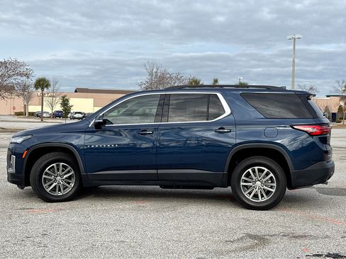 Used 2023 Chevrolet Traverse LT image 28
