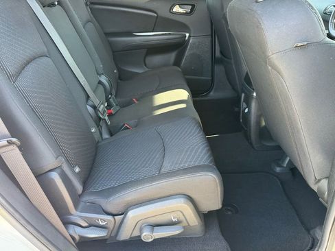 Used 2018 Dodge Journey SXT w/ Connectivity Group FWD image 20