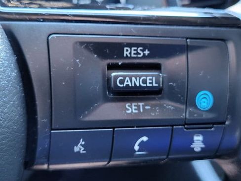 Used 2021 Nissan Rogue SV image 12