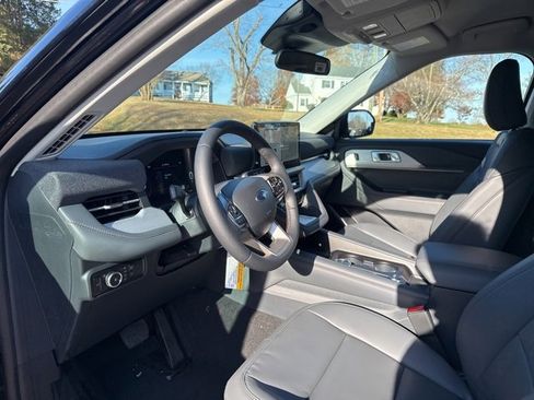 New 2026 Ford Explorer Active w/ Active Comfort Package image 13