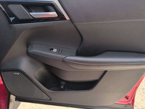 Used 2025 Mitsubishi Outlander SE FWD image 34