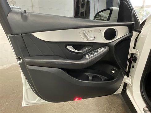 Used 2019 Mercedes-Benz GLC 300 w/ AMG Line image 10