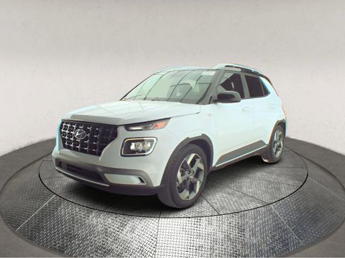 Used 2022 Hyundai Venue Limited image 3
