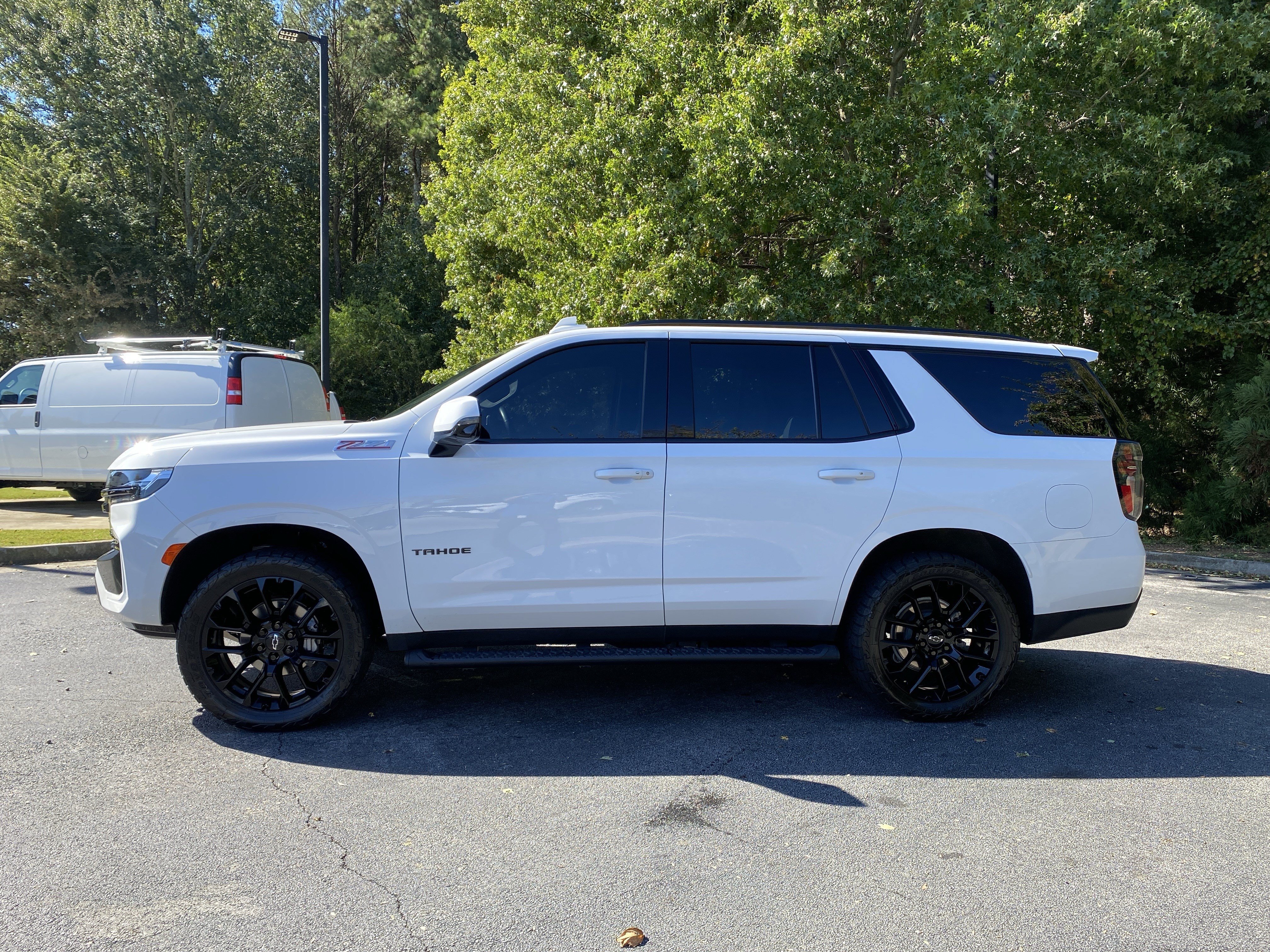 Used 2023 Chevrolet Tahoe Z71 w/ Luxury Package AWD/4WD image 6