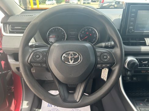 Used 2019 Toyota RAV4 LE AWD/4WD image 21
