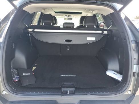 Certified 2023 Hyundai Tucson Limited AWD/4WD image 9