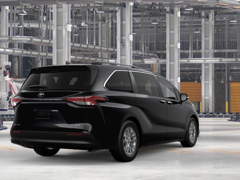 New 2026 Toyota Sienna XLE image 9