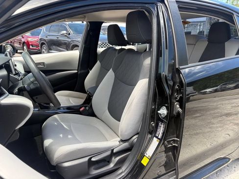 Used 2020 Toyota Corolla LE FWD image 9