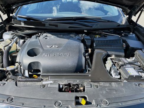 Used 2023 Nissan Maxima SR w/ Sport Mat Group FWD image 29