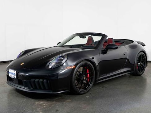 Used 2025 Porsche 911 Carrera 4 GTS image 4
