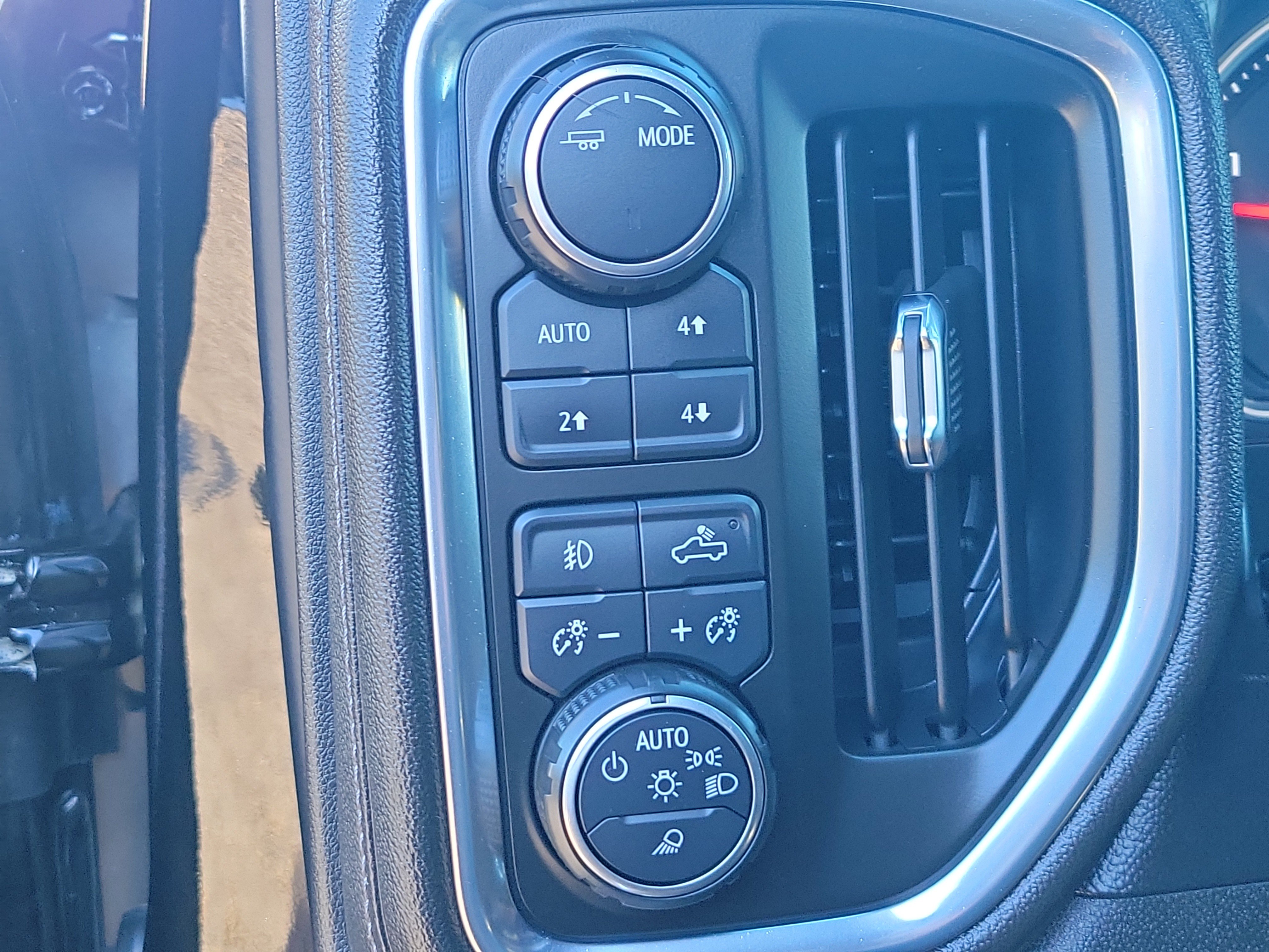 Used 2020 Chevrolet Silverado 2500 High Country w/ Technology Package AWD/4WD image 30