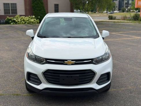 Used 2018 Chevrolet Trax LS AWD/4WD image 2