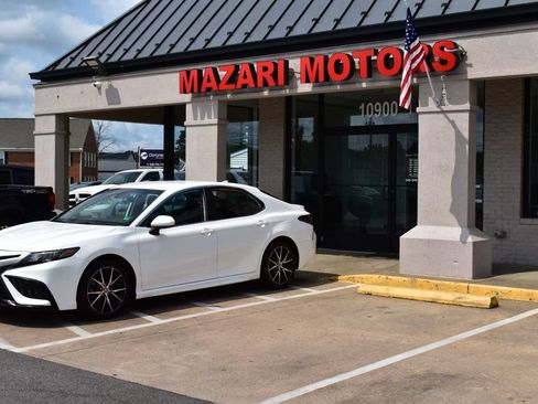 Used 2021 Toyota Camry SE FWD image 6