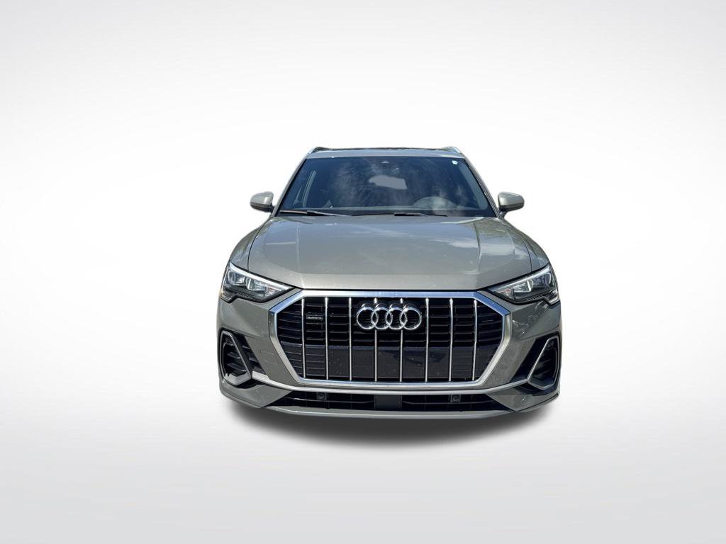 Used 2021 Audi Q3 2.0T Premium w/ Convenience Package AWD/4WD image 3