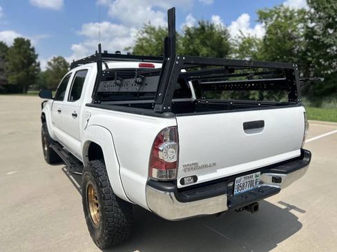 Used 2015 Toyota Tacoma PreRunner w/ SR5 Package RWD image 8