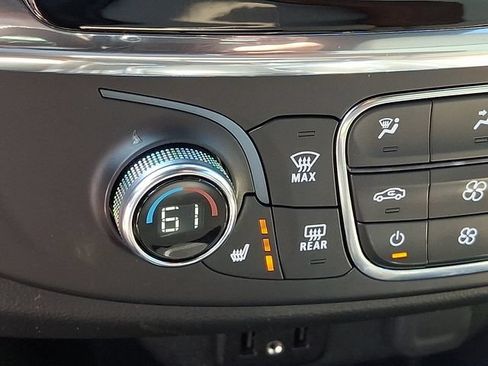 Used 2023 Chevrolet Traverse LT w/ LPO, Floor Liner Package FWD image 20